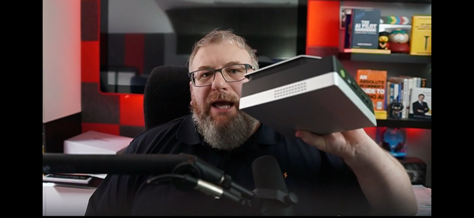Alastair McDermott with the GMKtec EVO-X2 mini-PC